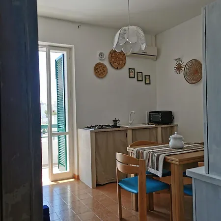 Baia A Schiera A 100 M Dalla