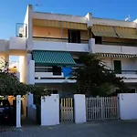 Baia A Schiera A 100 M Dalla *