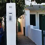 Baia A Schiera A 100 M Dalla *
