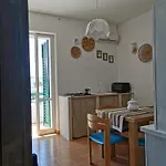 Baia A Schiera A 100 M Dalla