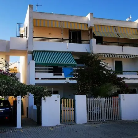 Baia A Schiera A 100 M Dalla *