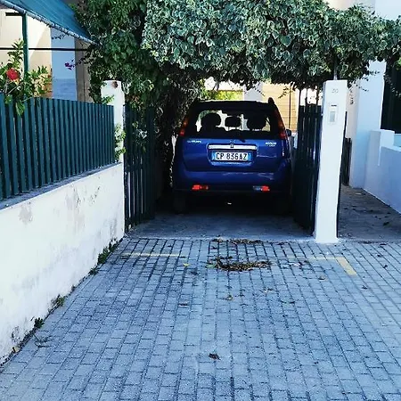 Baia A Schiera A 100 M Dalla