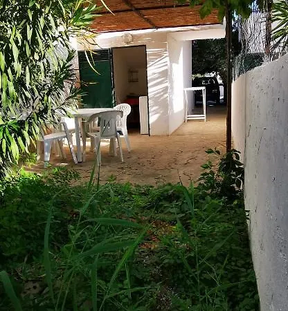 Baia A Schiera A 100 M Dalla *