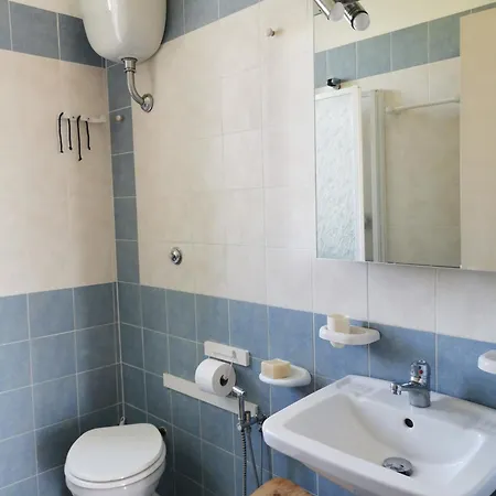 Baia A Schiera A 100 M Dalla *