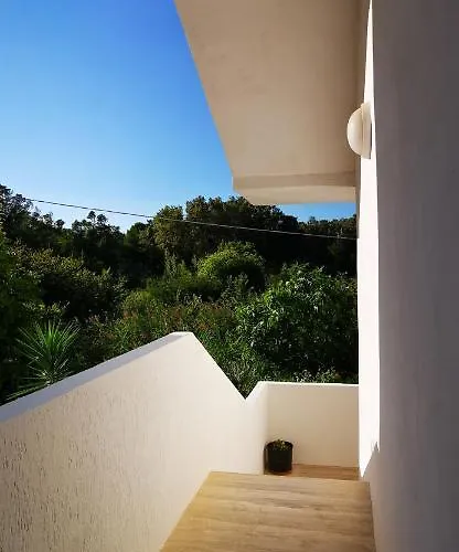 Baia A Schiera A 100 M Dalla