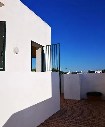 Baia A Schiera A 100 M Dalla