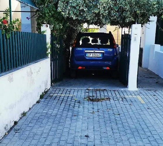 Baia A Schiera A 100 M Dalla