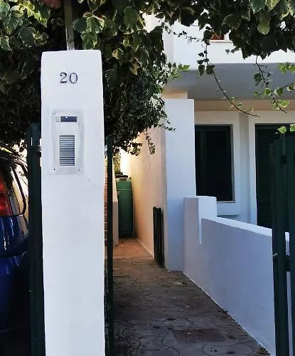 Baia A Schiera A 100 M Dalla *