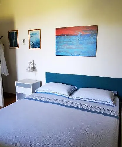 Baia A Schiera A 100 M Dalla *