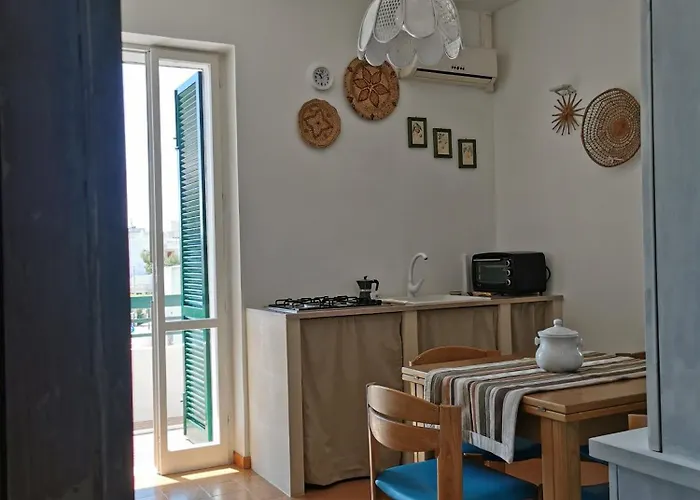 Baia A Schiera A 100 M Dalla