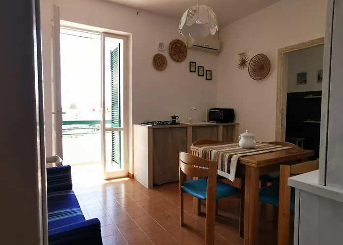 Baia A Schiera A 100 M Dalla *